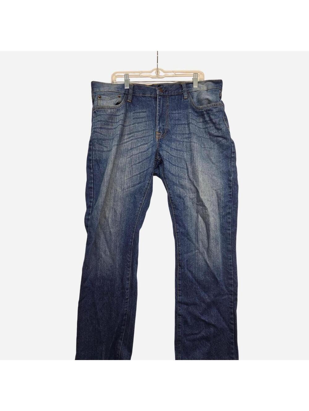 Izod Men's Blue and Navy Jeans